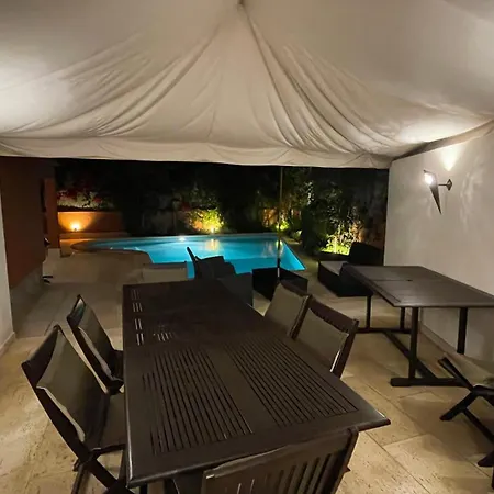 Apartman With Private Swimming Pool And Garden