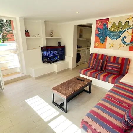 With Private Swimming Pool And Garden Apartman Cascais