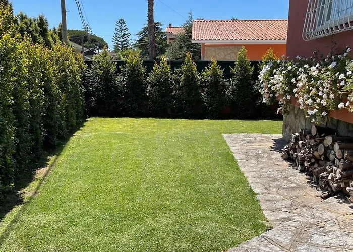 With Private Swimming Pool And Garden Apartman Cascais
