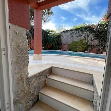 Apartment With Private Swimming Pool And Garden