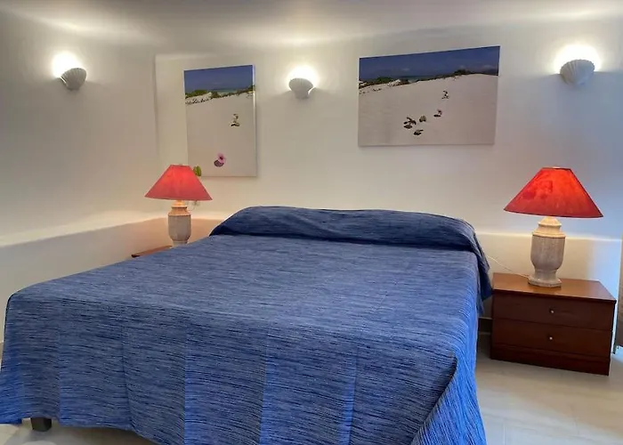 Apartment With Private Swimming Pool And Garden *