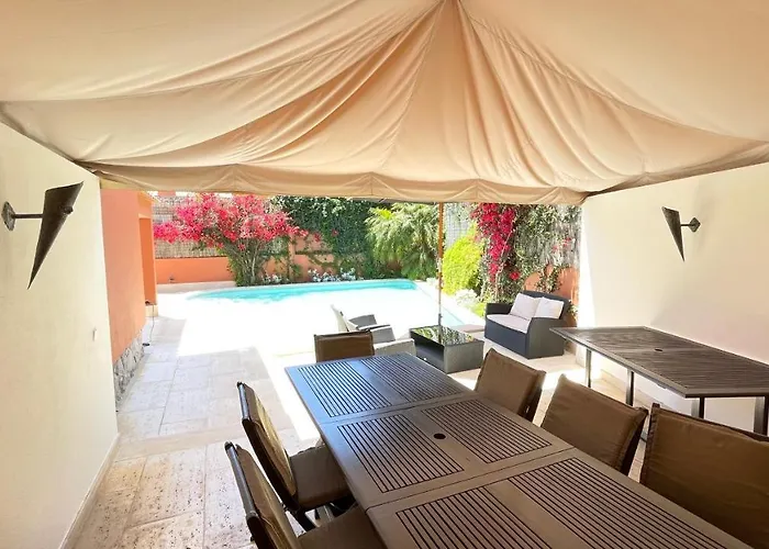 With Private Swimming Pool And Garden *