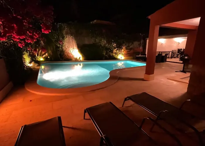 With Private Swimming Pool And Garden *