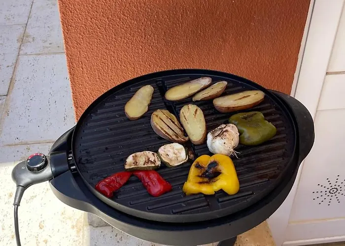 شقة With Private Swimming Pool And Garden *