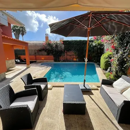 With Private Swimming Pool And Garden Appartement *