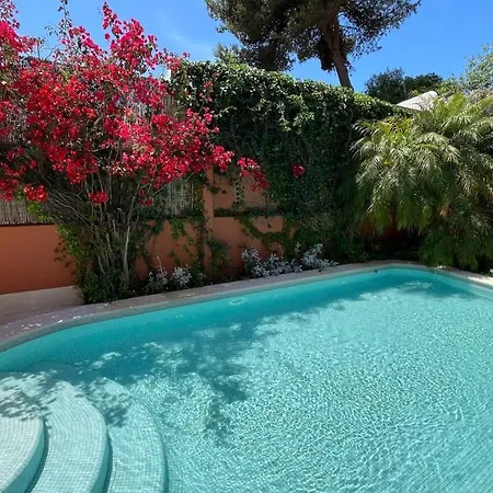 With Private Swimming Pool And Garden Cascais