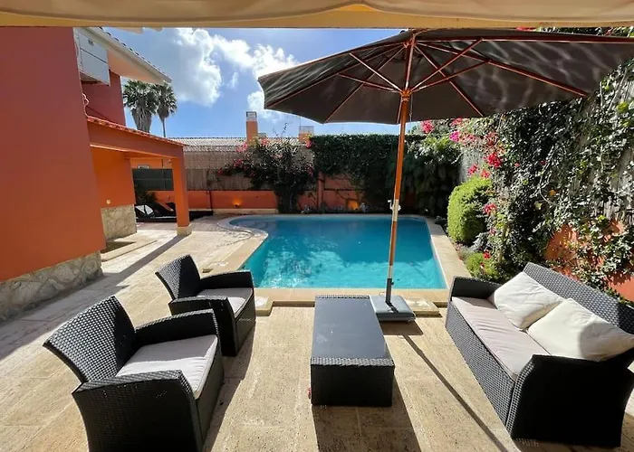 With Private Swimming Pool And Garden Apartament *